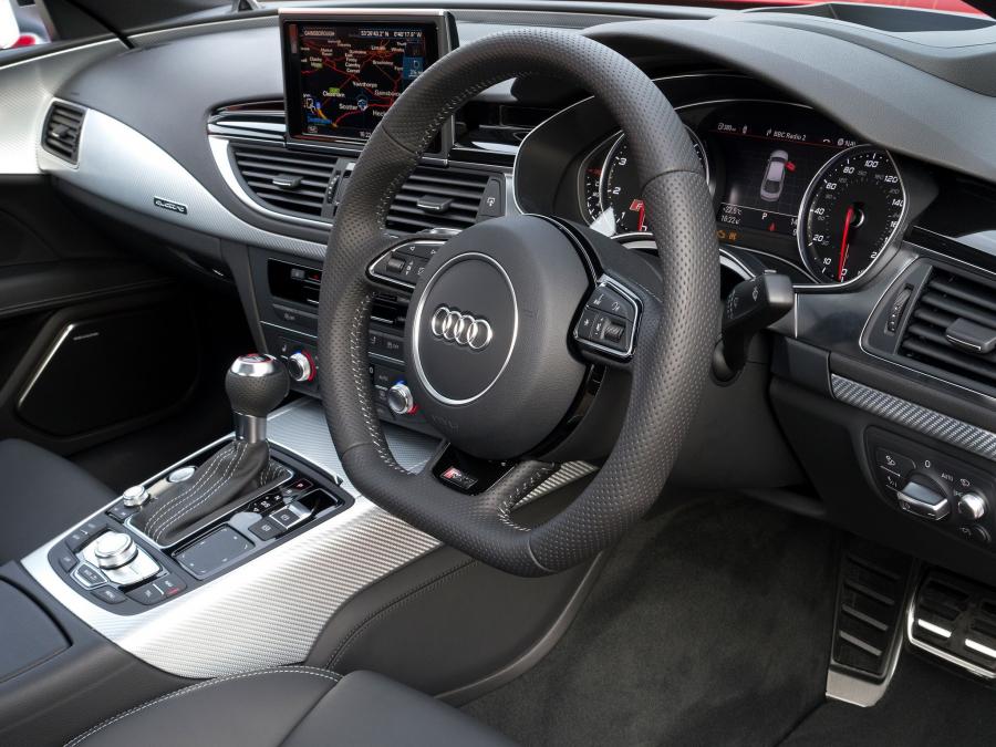 Торпедо Audi RS7 Sportback 2013 года  (UK) (фото 11 из 23)